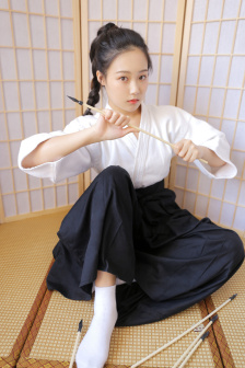 中国人妻被两个老外三P